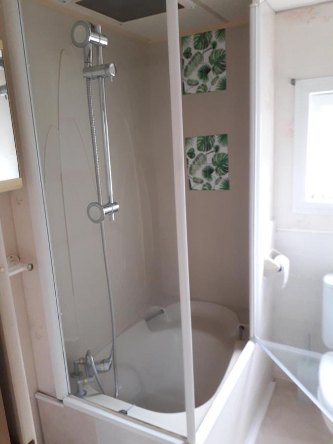Mobile Home Le Clos De See Chérencé-le-Roussel Eksteriør billede