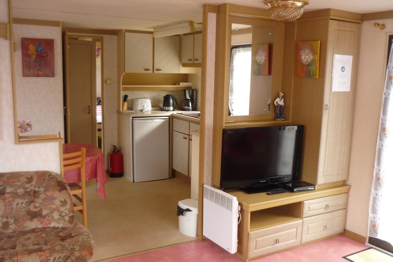Mobile Home Le Clos De See Chérencé-le-Roussel Eksteriør billede