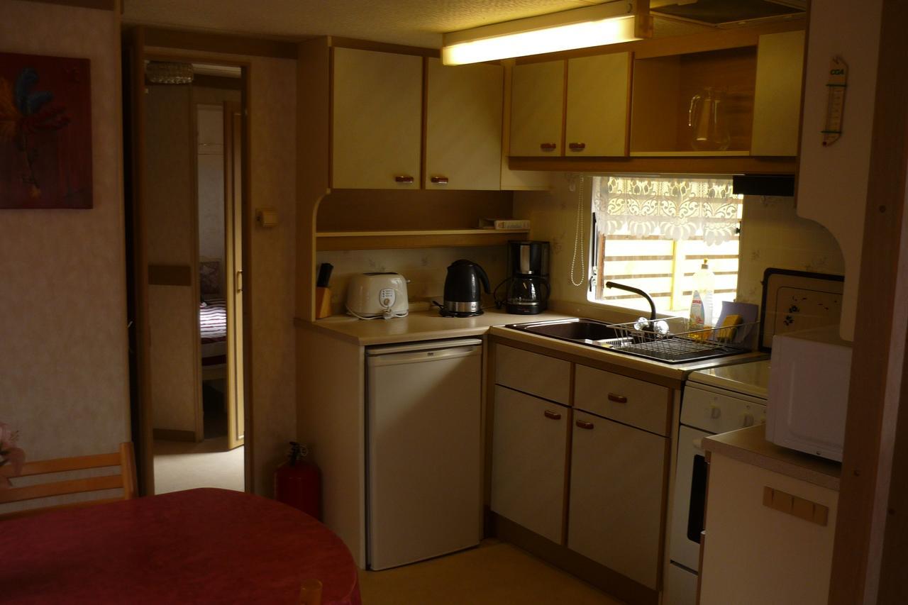 Mobile Home Le Clos De See Chérencé-le-Roussel Eksteriør billede
